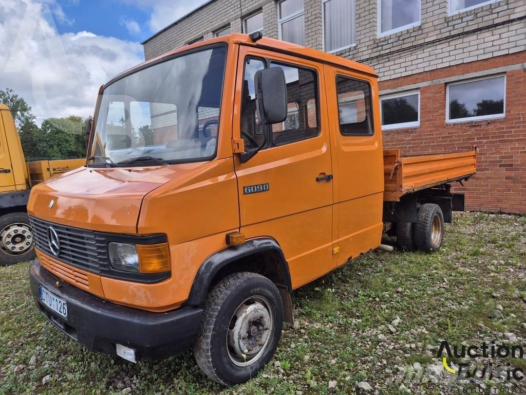 Mercedes-Benz 609 Lastbiler med tip