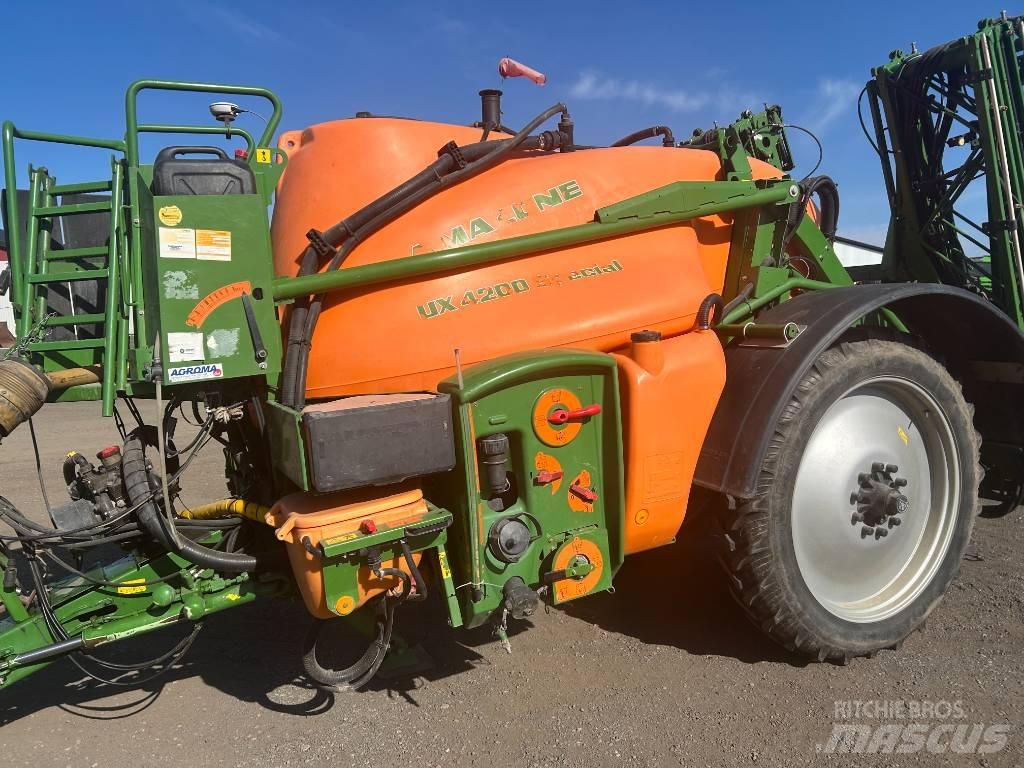 Amazone UX 4200 Trailersprøjter
