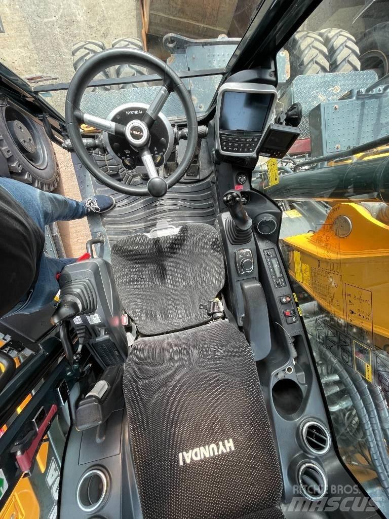 Hyundai HW140 Gravemaskiner på hjul