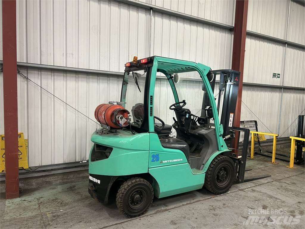 Mitsubishi FG25N LPG gaffeltrucks