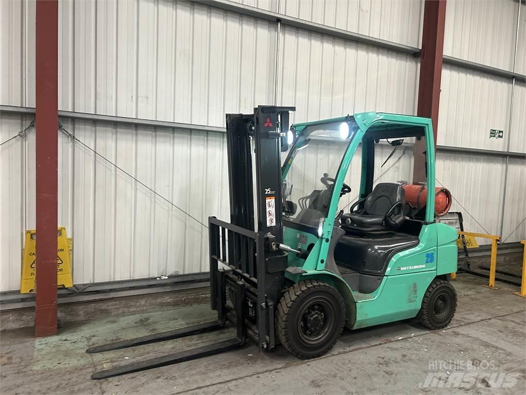 Mitsubishi FG25N LPG gaffeltrucks