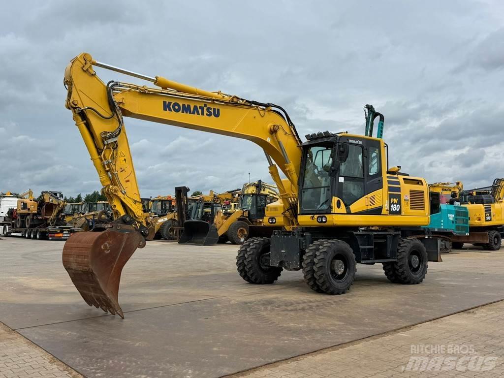 Komatsu PW180-11 Gravemaskiner på hjul