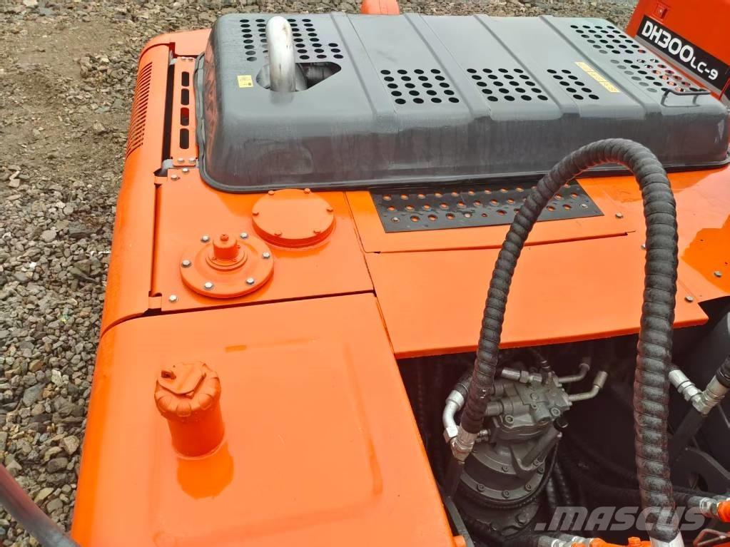 Hitachi ZX 200 Gravemaskiner på larvebånd