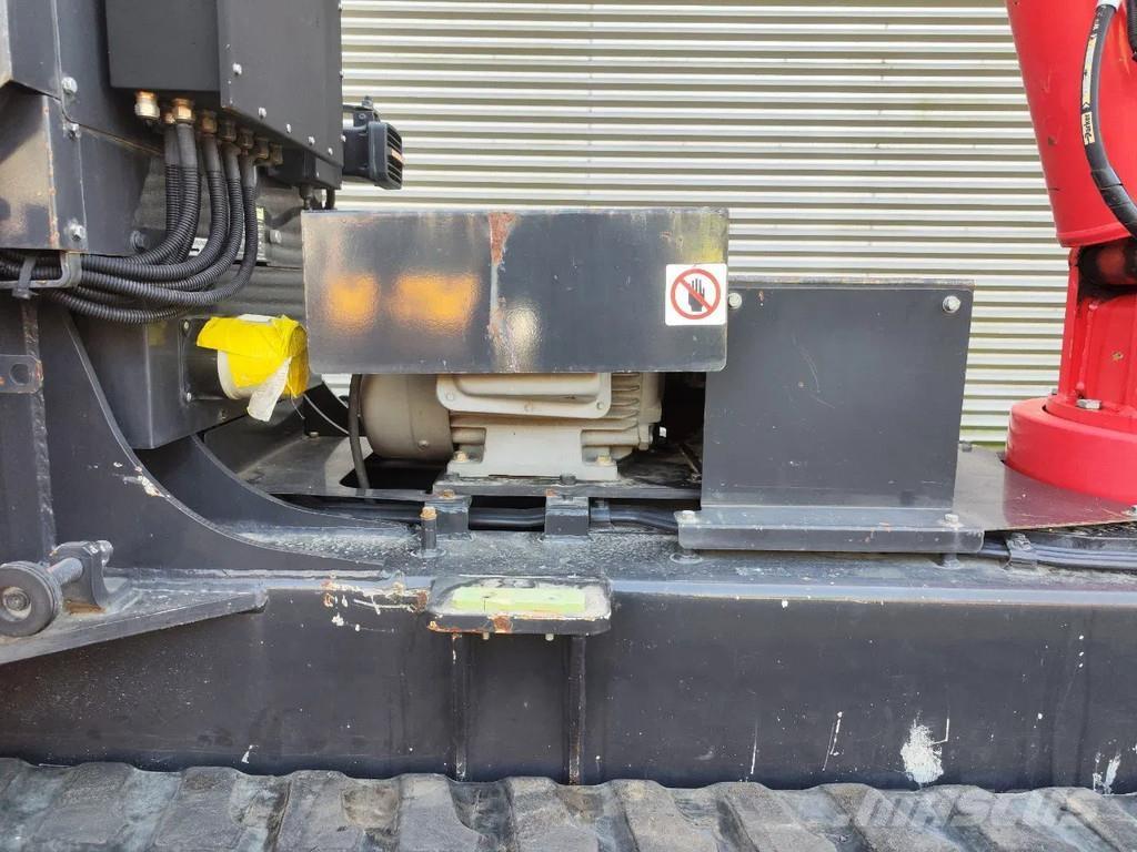 Unic URW 506 CDE Kraner på larvebånd