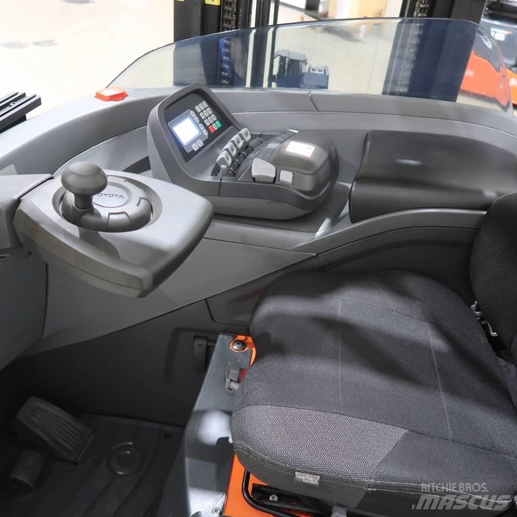Toyota RRE160HR Reachtruck