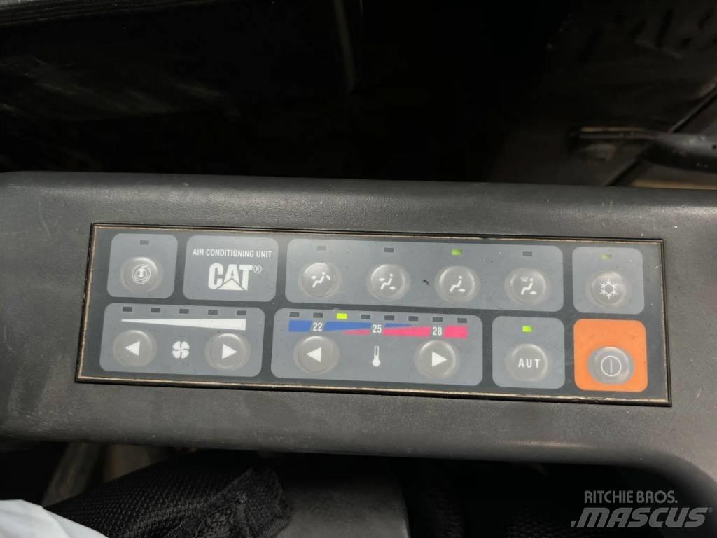 CAT 321D LCR Gravemaskiner på larvebånd