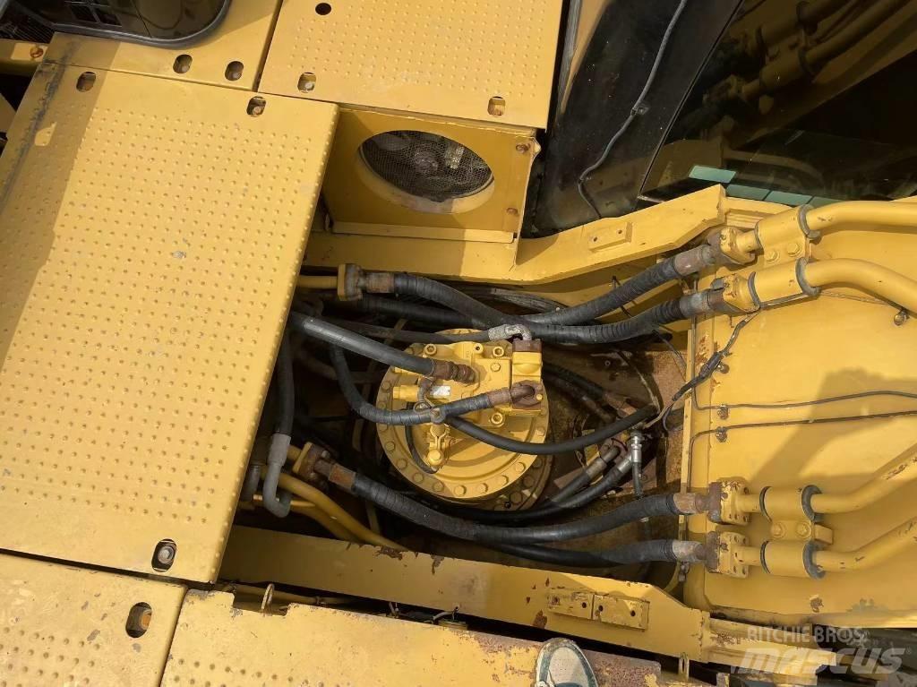 CAT 330 D Gravemaskiner på larvebånd