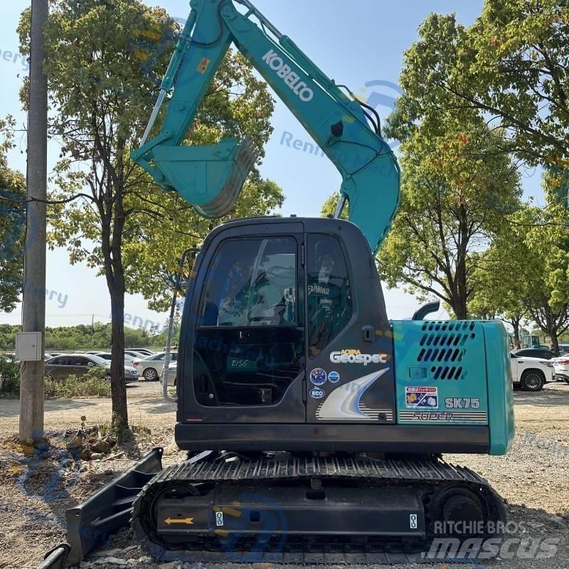 Kobelco SK75 Gravemaskiner på larvebånd
