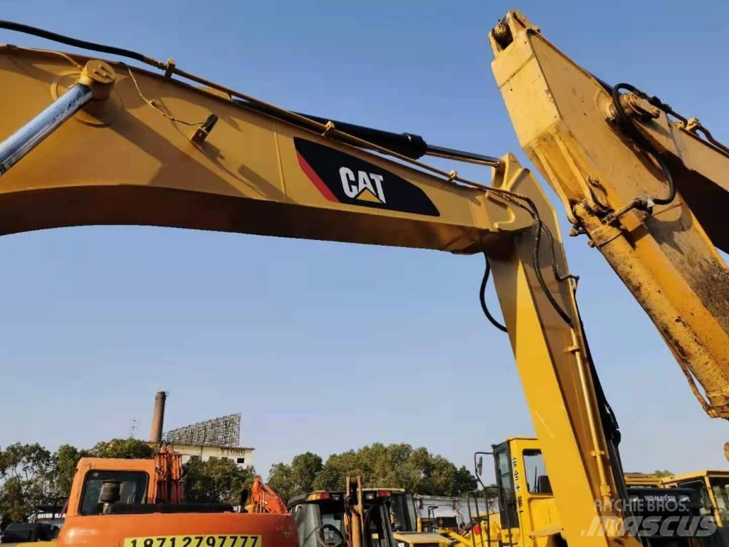 CAT 330 D Gravemaskiner på larvebånd