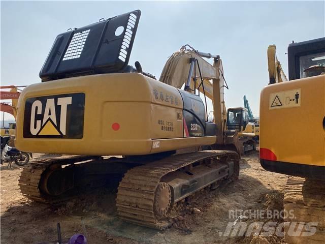 CAT 323D Gravemaskiner på larvebånd