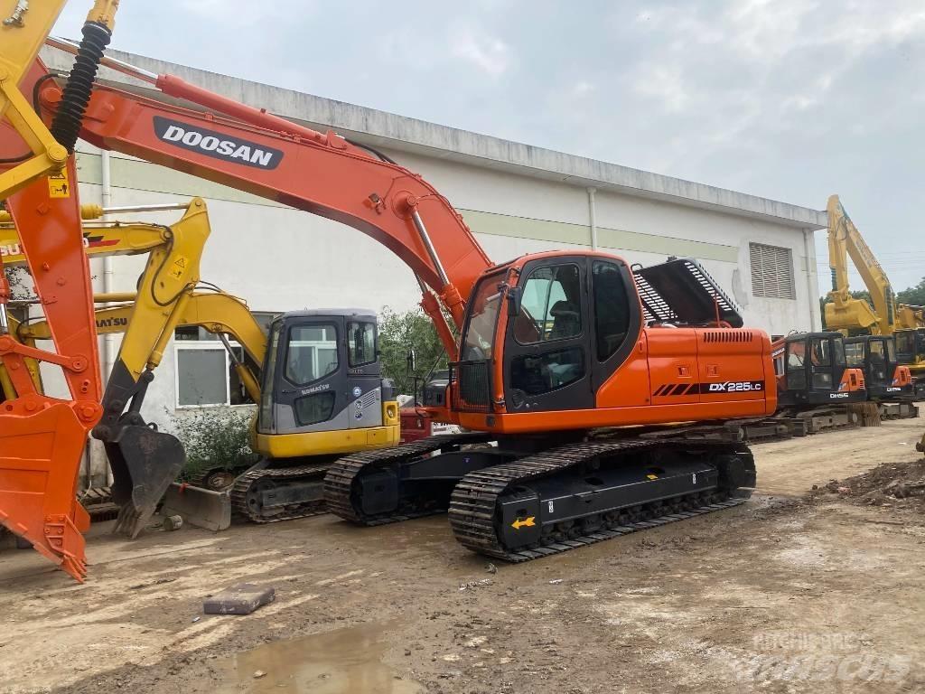 Doosan DX225LC Gravemaskiner på larvebånd