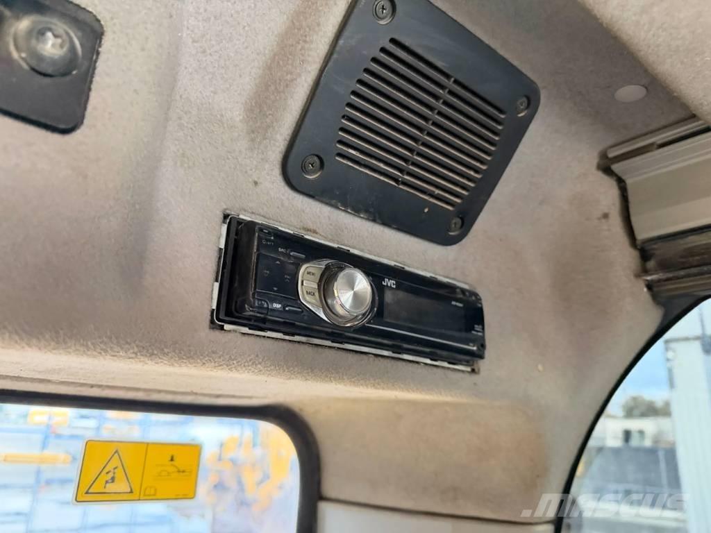 CAT 323D L Gravemaskiner på larvebånd