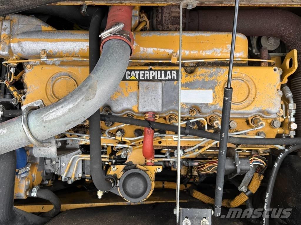 CAT M 318 C Gravemaskiner på hjul