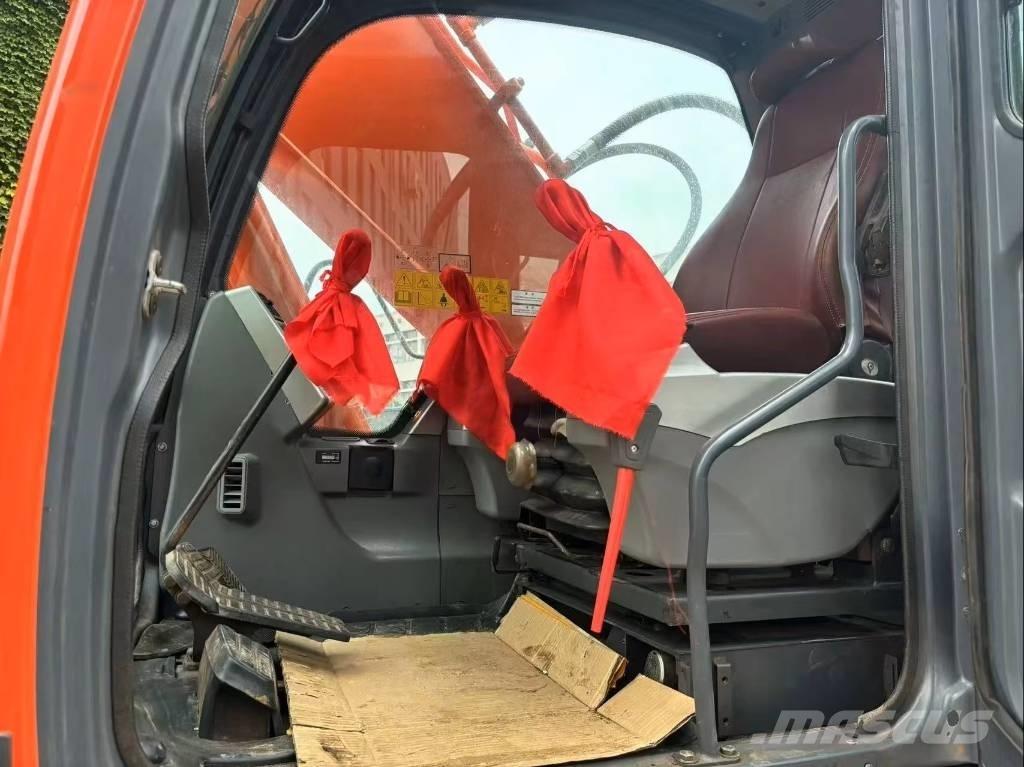 Doosan DX 225 LC Gravemaskiner på larvebånd