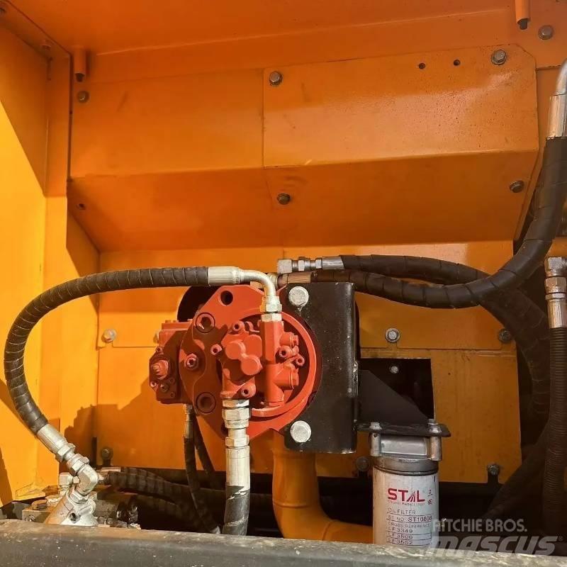 Hyundai R225 Gravemaskiner på larvebånd