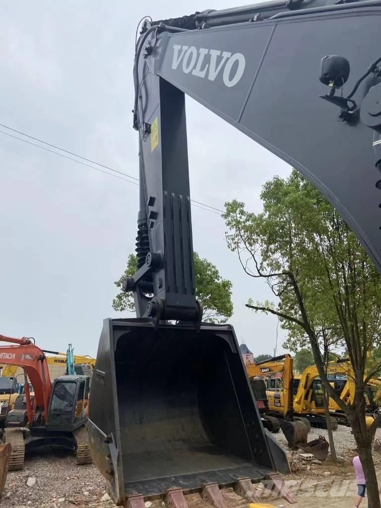 Volvo EC210D Gravemaskiner på larvebånd