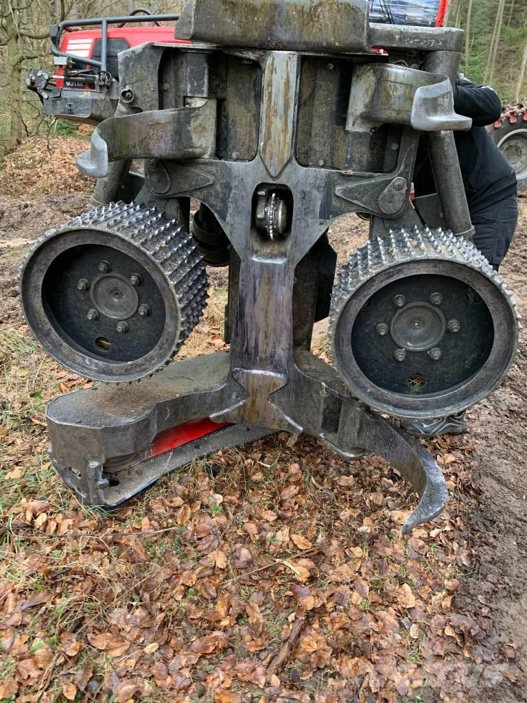 Komatsu S132 Afgreningsmaskine