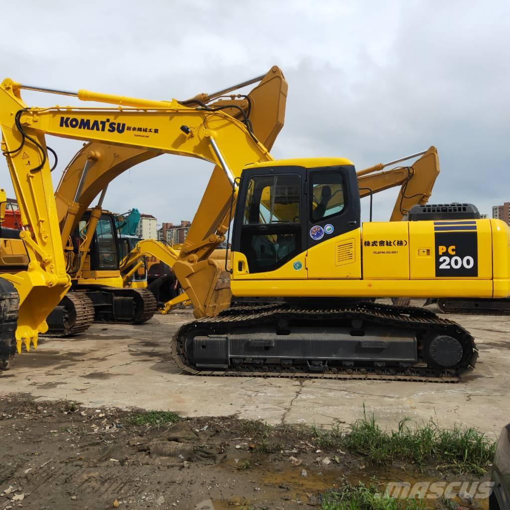 Komatsu PC200-7 Gravemaskiner på larvebånd
