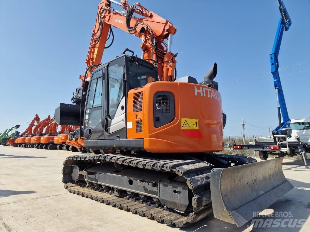 Hitachi ZX135-6 Gravemaskiner på larvebånd