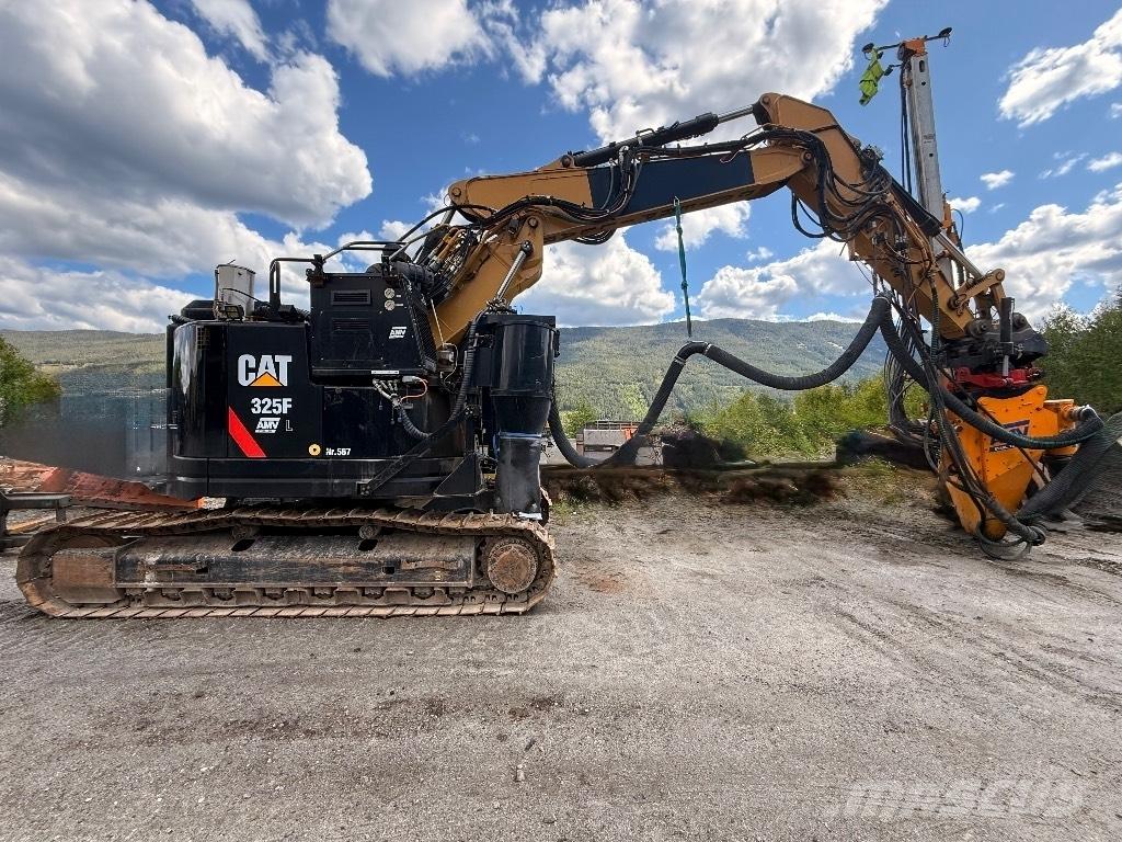 CAT 325 FL CR Special gravemaskiner