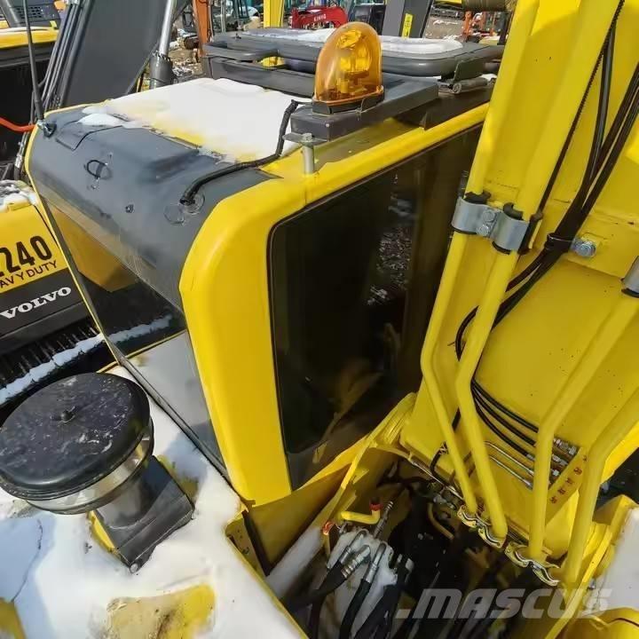 Komatsu PC 210 LC Gravemaskiner på larvebånd