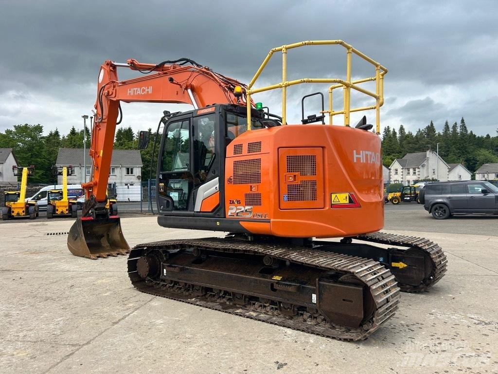 Hitachi ZX225 USLC-7 Gravemaskiner på larvebånd