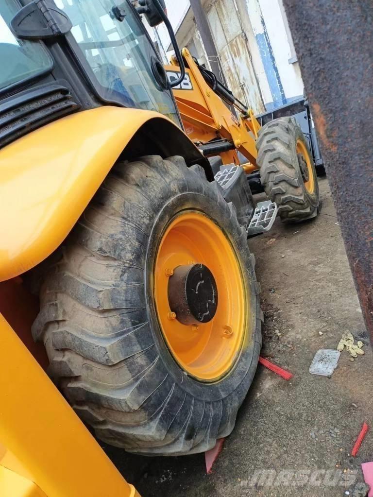 JCB 3 CX Gravemaskiner på hjul