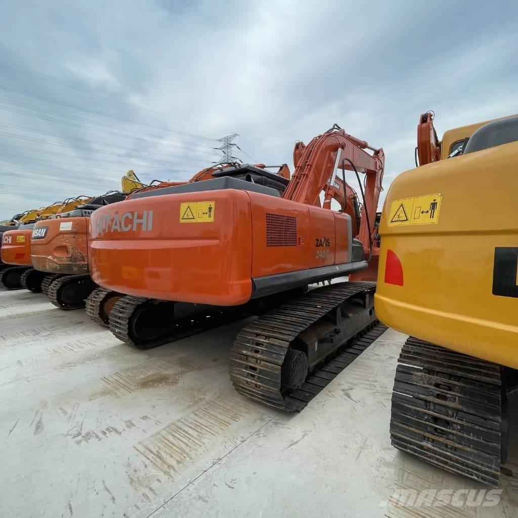 Hitachi ZX 240 Gravemaskiner på larvebånd