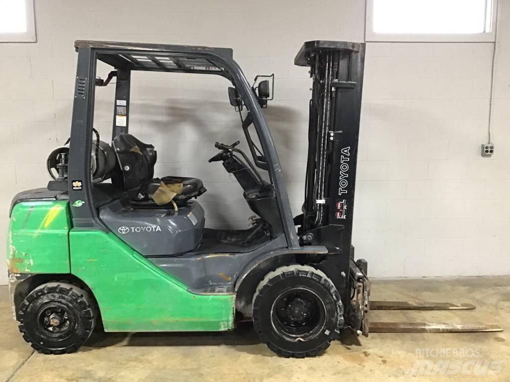 Toyota 8 FG U 25 Gaffeltrucks - andre