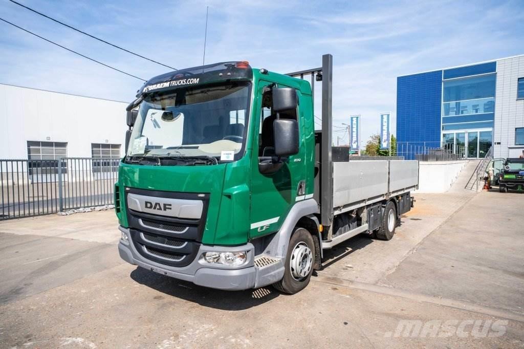 DAF LF 180 (10T.) Lastbil med lad/Flatbed