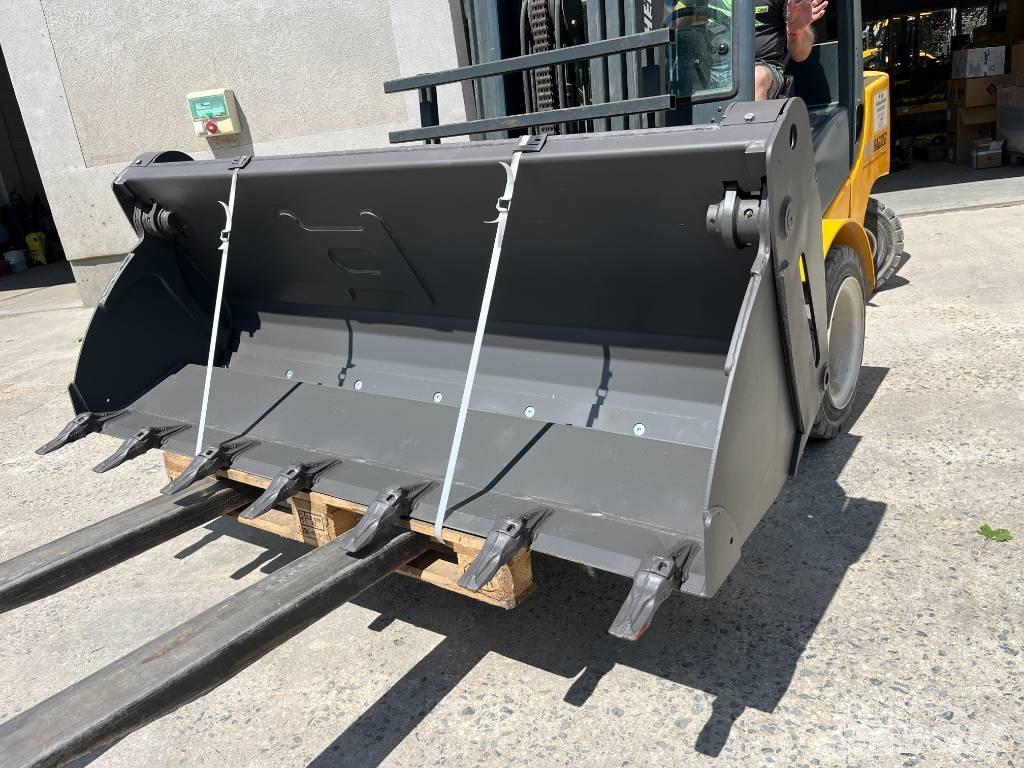 Mecalac 8 MCR Midi-gravemaskiner 7t - 12t