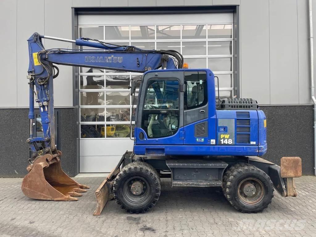 Komatsu PW148-8 Gravemaskiner på hjul