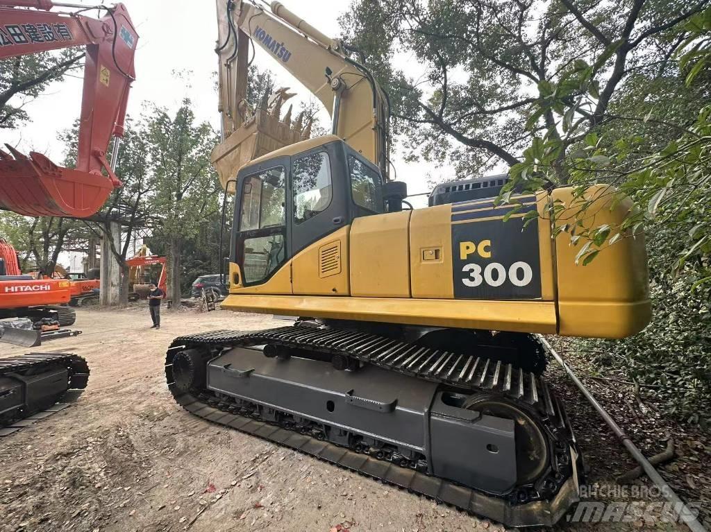 Komatsu PC 300 Gravemaskiner på larvebånd