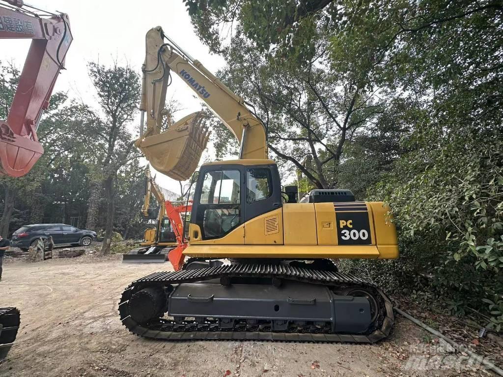 Komatsu PC 300 Gravemaskiner på larvebånd