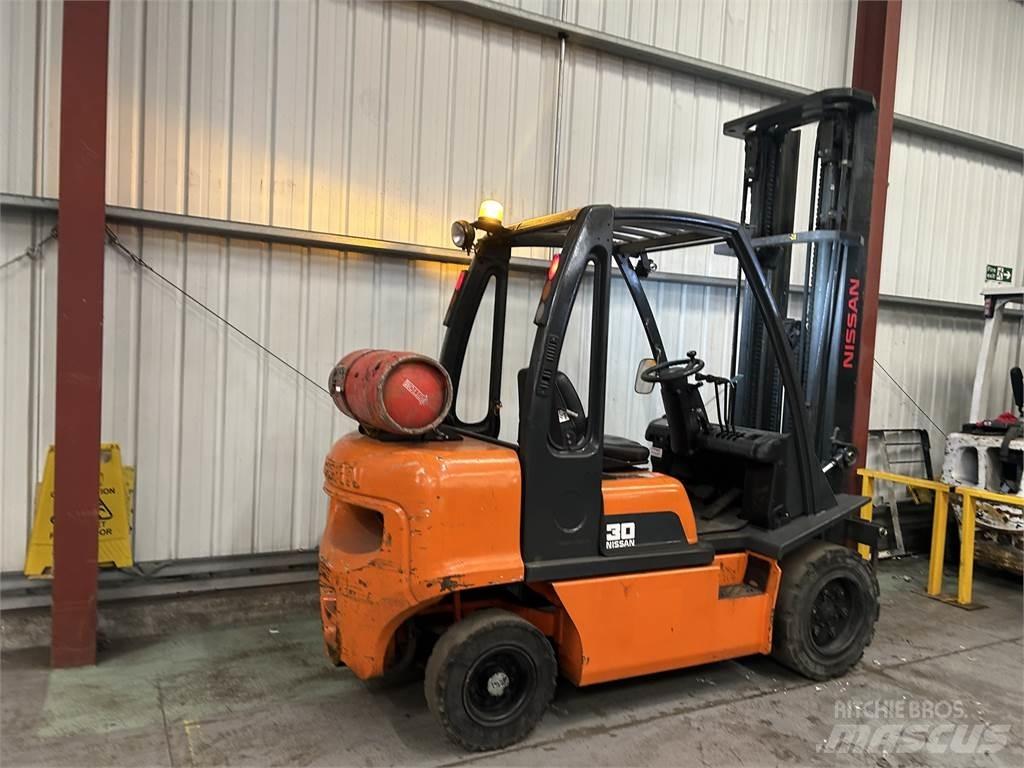 Nissan UGDO2A30PQ LPG gaffeltrucks