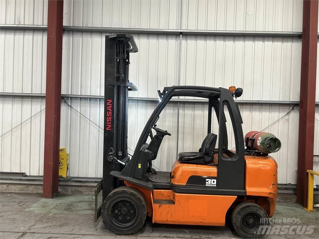Nissan UGDO2A30PQ LPG gaffeltrucks