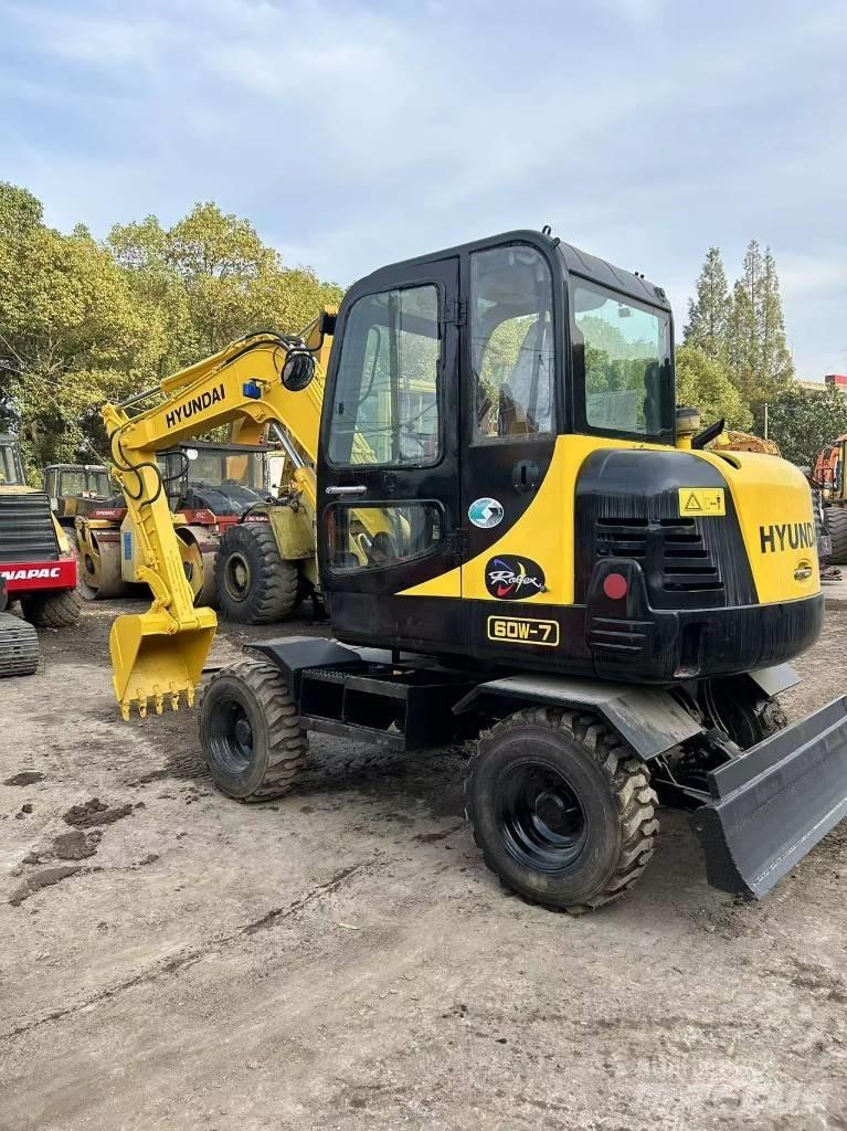 Hyundai R60-7 Gravemaskiner på hjul