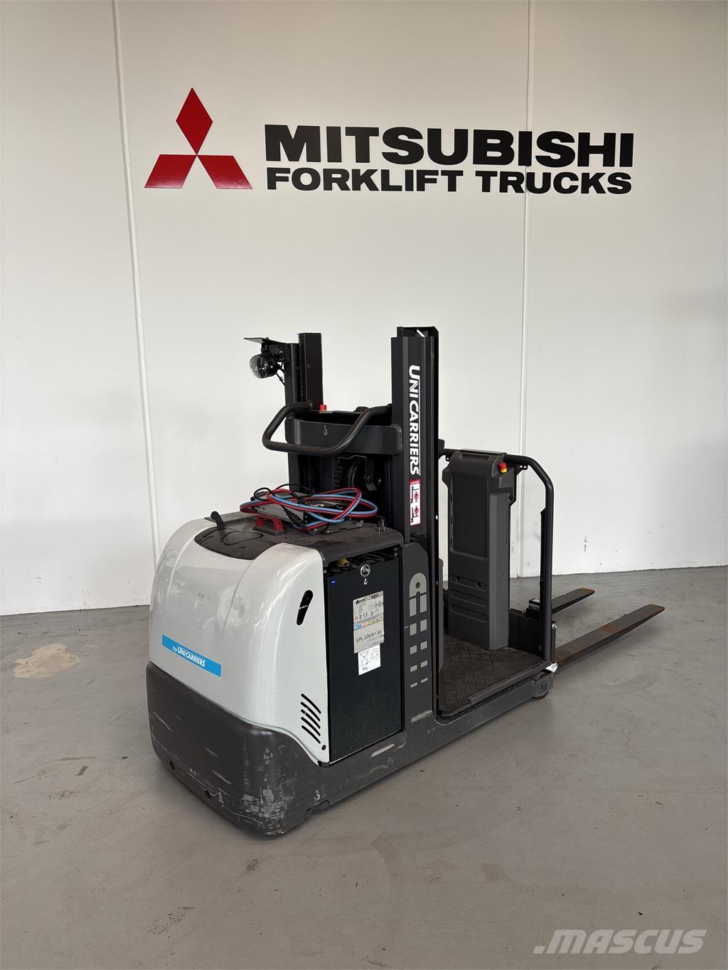 UniCarriers EPL100 Plukketruck, lav