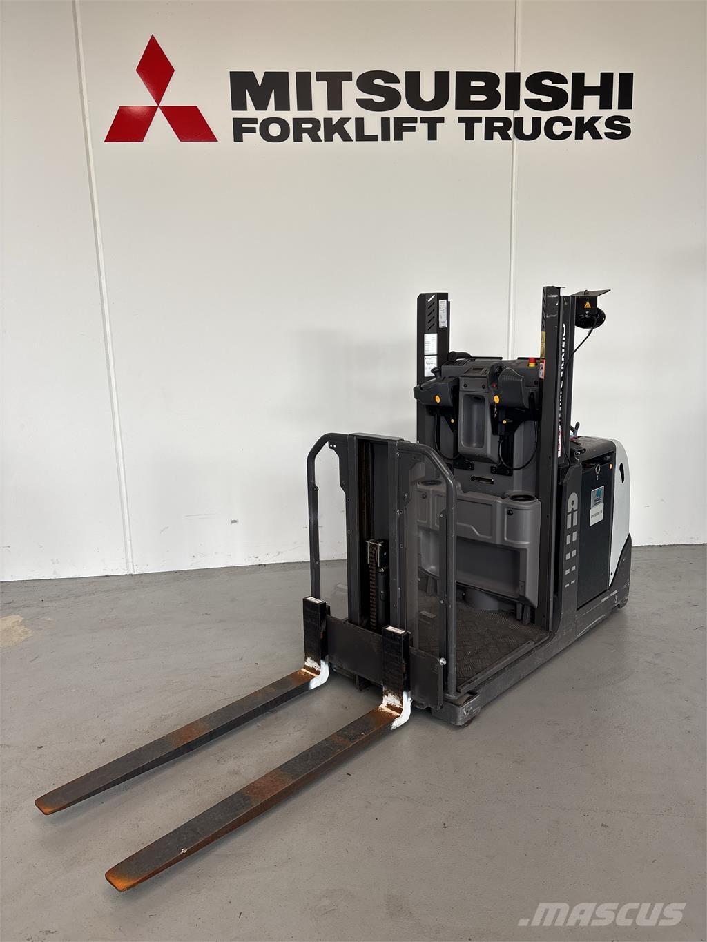 UniCarriers EPL100 Plukketruck, lav