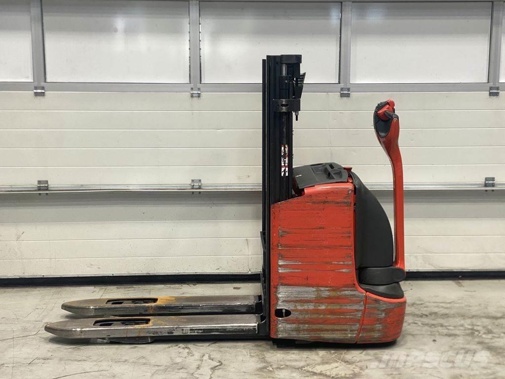 Linde L12 I Gaffelstabler med gående fører