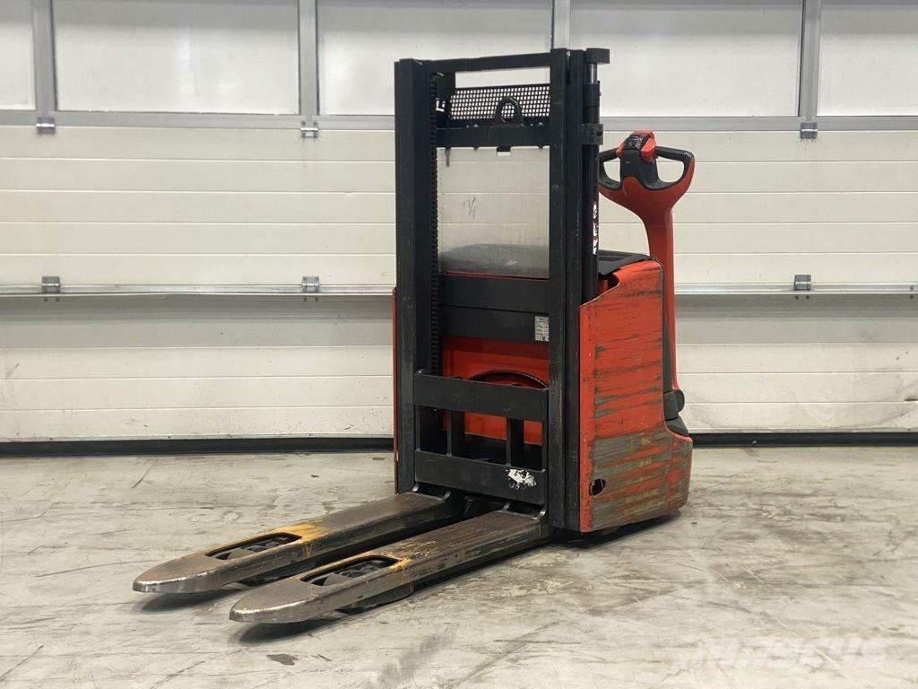 Linde L12 I Gaffelstabler med gående fører