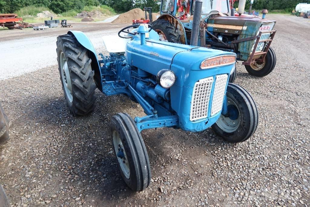 Fordson Super Dexta Traktorer