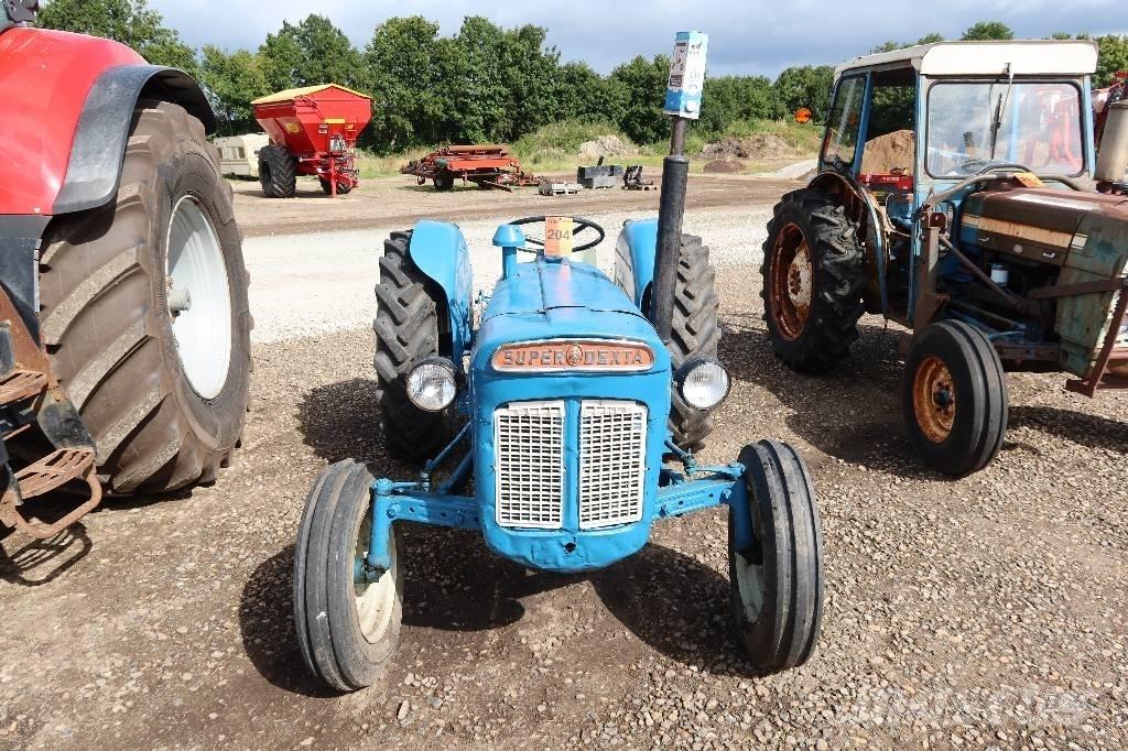 Fordson Super Dexta Traktorer