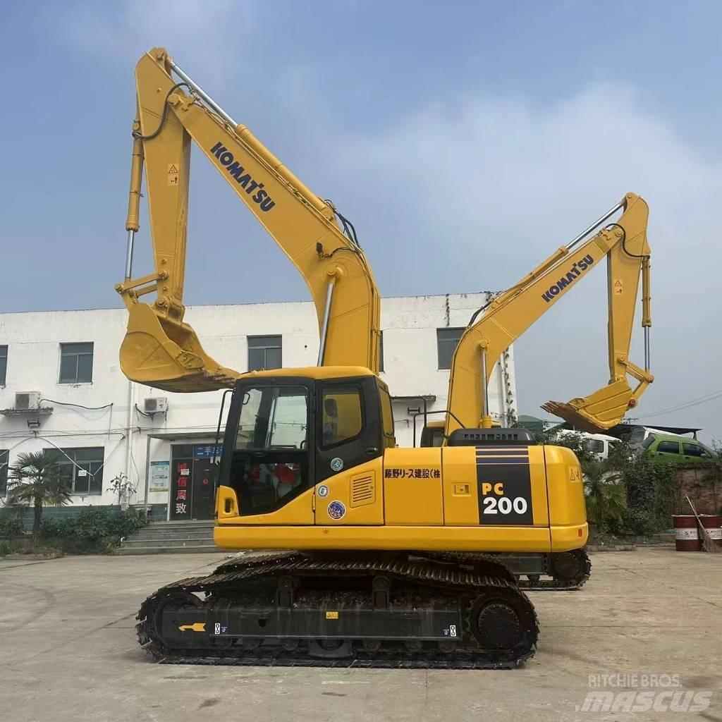 Komatsu PC 200-7 Gravemaskiner på larvebånd