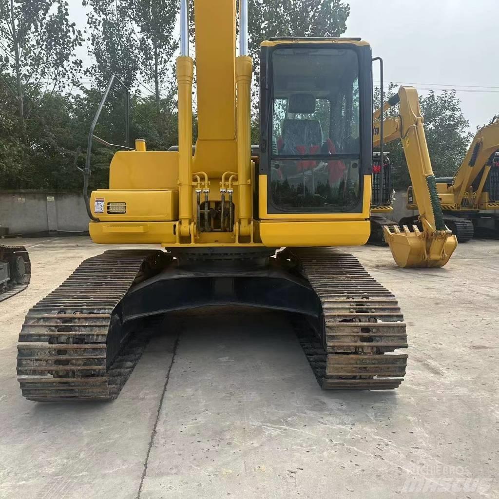 Komatsu PC 200-7 Gravemaskiner på larvebånd