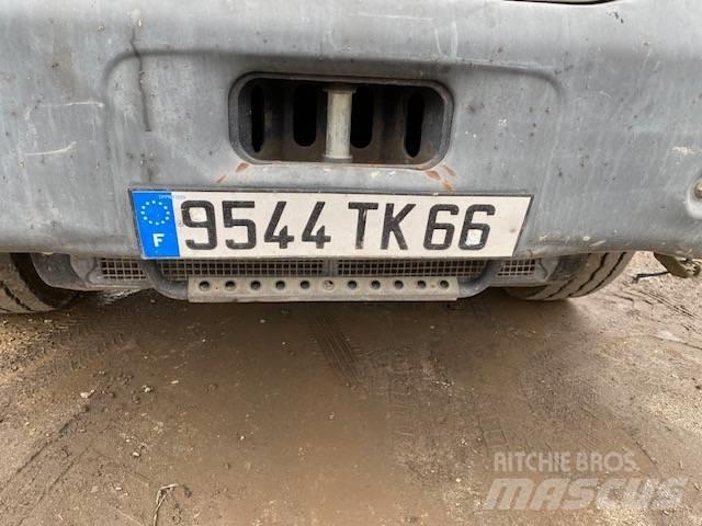 Renault Kerax 380 Lastbiler med tip