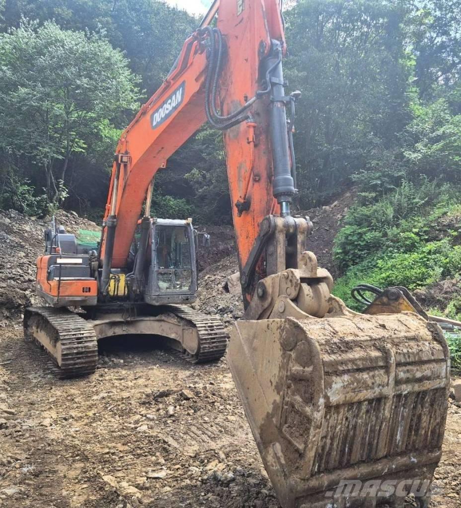 Doosan DX 300 LC-5 Gravemaskiner på larvebånd