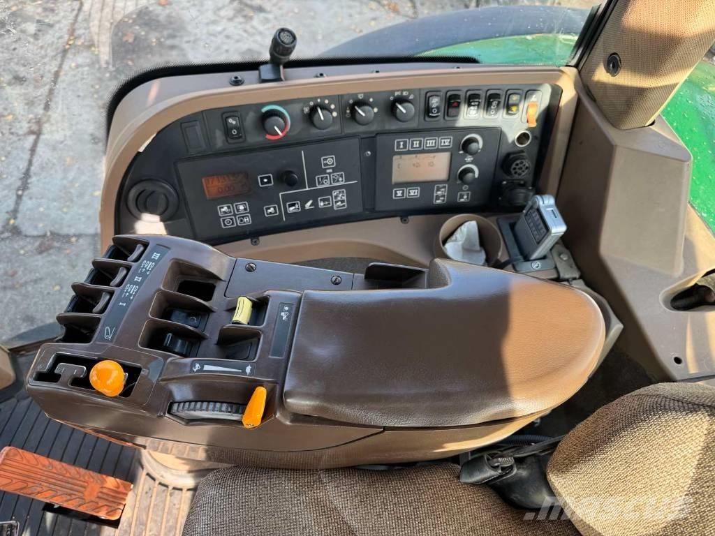 John Deere 8330 Traktorer