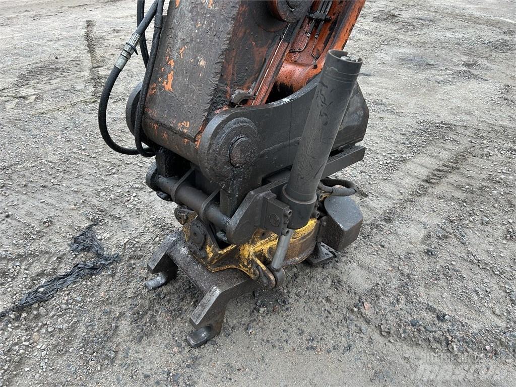 Hitachi ZX210LC-3 Gravemaskiner på larvebånd