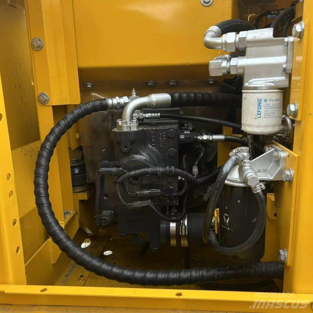 Komatsu 130-7 Gravemaskiner på larvebånd